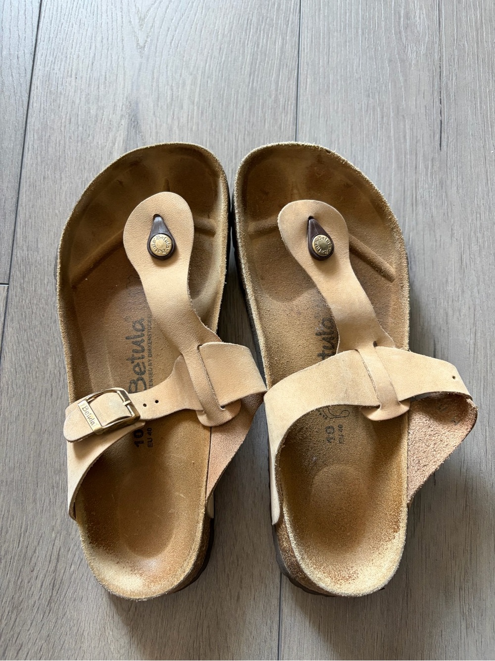 Women’s Suede Toe-Post Sandals in Light Tan with Buckle